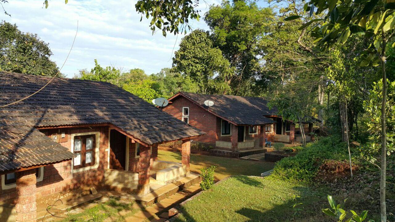 Cherilyn Monta Resort - Ratnagiri Vatul Kültér fotó