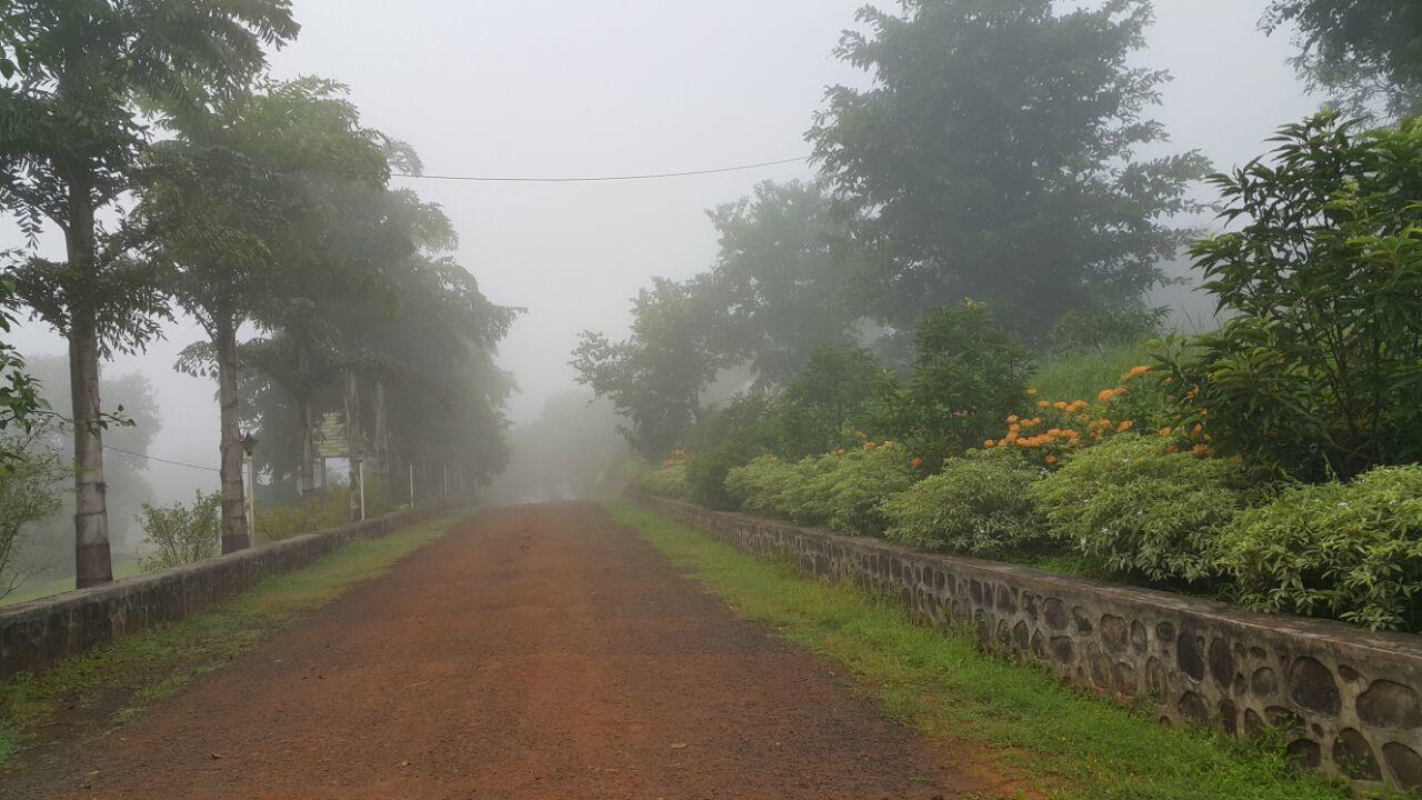 Cherilyn Monta Resort - Ratnagiri Vatul Kültér fotó