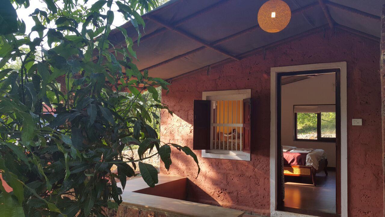 Cherilyn Monta Resort - Ratnagiri Vatul Kültér fotó