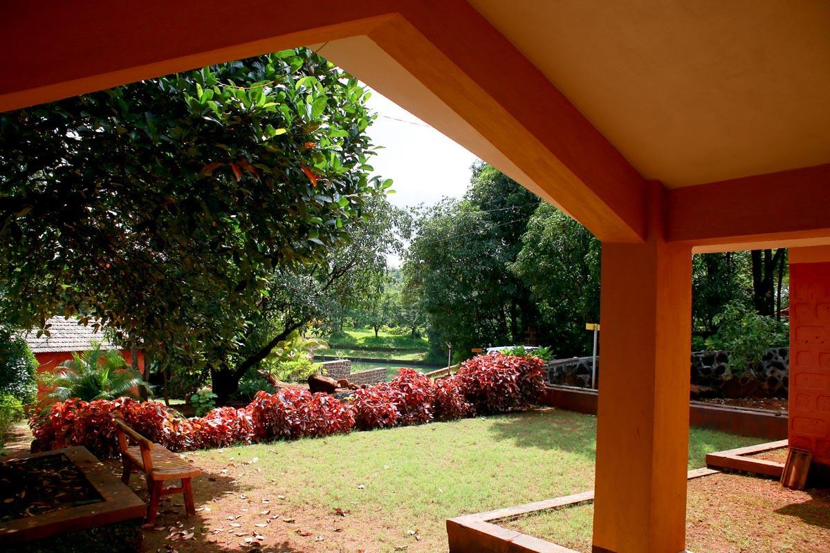 Cherilyn Monta Resort - Ratnagiri Vatul Kültér fotó